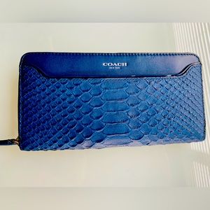 Coach Wallet leather snakeskin pattern in blue NWT